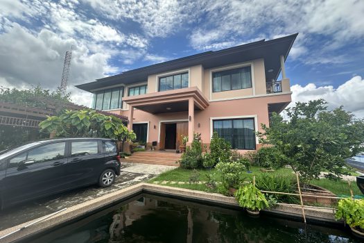 ขายบ้านหรู ตกแต่งสวย เพชรเกษม 88 พื้นที่ 475 ตร.วา พร้อมสระว่ายน้ำในตัว เหมาะกับครอบครัวขนาดใหญ่ เดินทางสะดวก เข้าออกได้หลายทาง