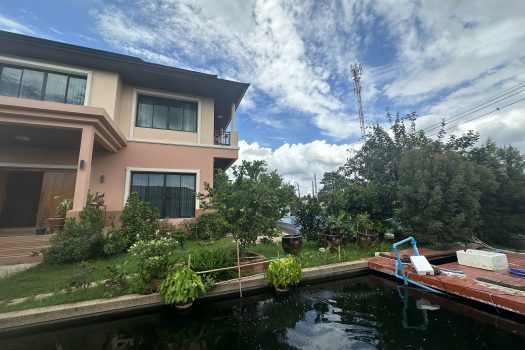 ขายบ้านหรู ตกแต่งสวย เพชรเกษม 88 พื้นที่ 475 ตร.วา พร้อมสระว่ายน้ำในตัว เหมาะกับครอบครัวขนาดใหญ่ เดินทางสะดวก เข้าออกได้หลายทาง