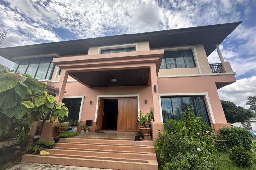 ขายบ้านหรู ตกแต่งสวย เพชรเกษม 88 พื้นที่ 475 ตร.วา พร้อมสระว่ายน้ำในตัว เหมาะกับครอบครัวขนาดใหญ่ เดินทางสะดวก เข้าออกได้หลายทาง