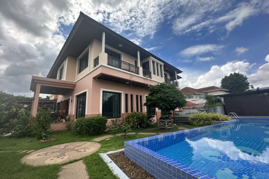 ขายบ้านหรู ตกแต่งสวย เพชรเกษม 88 พื้นที่ 475 ตร.วา พร้อมสระว่ายน้ำในตัว เหมาะกับครอบครัวขนาดใหญ่ เดินทางสะดวก เข้าออกได้หลายทาง