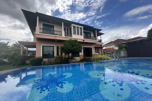 ขายบ้านหรู ตกแต่งสวย เพชรเกษม 88 พื้นที่ 475 ตร.วา พร้อมสระว่ายน้ำในตัว เหมาะกับครอบครัวขนาดใหญ่ เดินทางสะดวก เข้าออกได้หลายทาง