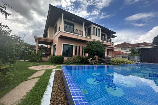 ขายบ้านหรู ตกแต่งสวย เพชรเกษม 88 พื้นที่ 475 ตร.วา พร้อมสระว่ายน้ำในตัว เหมาะกับครอบครัวขนาดใหญ่ เดินทางสะดวก เข้าออกได้หลายทาง