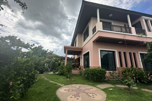 ขายบ้านหรู ตกแต่งสวย เพชรเกษม 88 พื้นที่ 475 ตร.วา พร้อมสระว่ายน้ำในตัว เหมาะกับครอบครัวขนาดใหญ่ เดินทางสะดวก เข้าออกได้หลายทาง