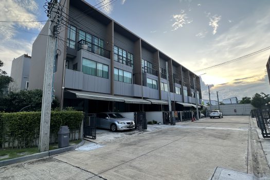 ขายราคาดีสุดในโครงการ ทาวน์โฮม 3 ชั้น โครงการ บ้านกลางเมือง The Edition พระราม 9 – พัฒนาการ บ้านสวย สภาพดีมาก ใกล้พระราม 9-พัฒนาการ เพียง 10 นาที 🌳