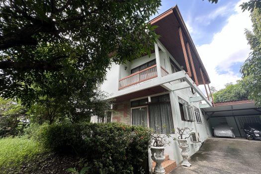 ขายที่ดินพร้อมสิ่งปลูกสร้างในซอยพหลโยธิน 2 เนื้อที่ 256 ตร.ว. เดินทางสะดวกมาก