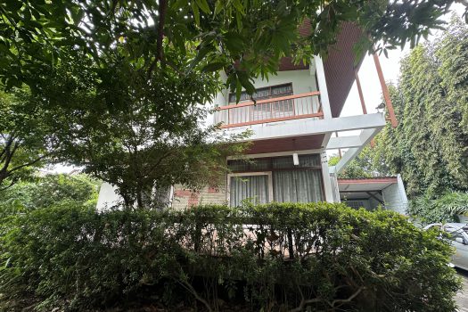 ขายที่ดินพร้อมสิ่งปลูกสร้างในซอยพหลโยธิน 2 เนื้อที่ 256 ตร.ว. เดินทางสะดวกมาก