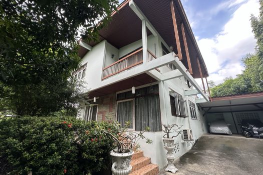 ขายที่ดินพร้อมสิ่งปลูกสร้างในซอยพหลโยธิน 2 เนื้อที่ 256 ตร.ว. เดินทางสะดวกมาก