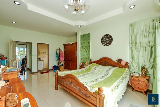 ขายบ้านเดี่ยวสร้างเอง 161.9 ตร.วา 5 ห้องนอน ใกล้ถนนกาญจนาภิเษก เหมาะสำหรับคนชอบบ้านที่ร่มรื่น เงียบสงบ มีพื้นที่ทำสวน ปลูกต้นไม้