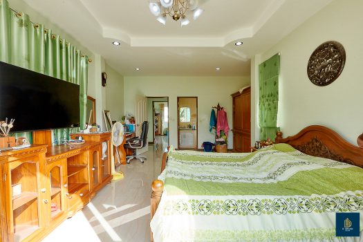 ขายบ้านเดี่ยวสร้างเอง 161.9 ตร.วา 5 ห้องนอน ใกล้ถนนกาญจนาภิเษก เหมาะสำหรับคนชอบบ้านที่ร่มรื่น เงียบสงบ มีพื้นที่ทำสวน ปลูกต้นไม้