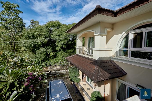 ขายบ้านเดี่ยวสร้างเอง 161.9 ตร.วา 5 ห้องนอน ใกล้ถนนกาญจนาภิเษก เหมาะสำหรับคนชอบบ้านที่ร่มรื่น เงียบสงบ มีพื้นที่ทำสวน ปลูกต้นไม้