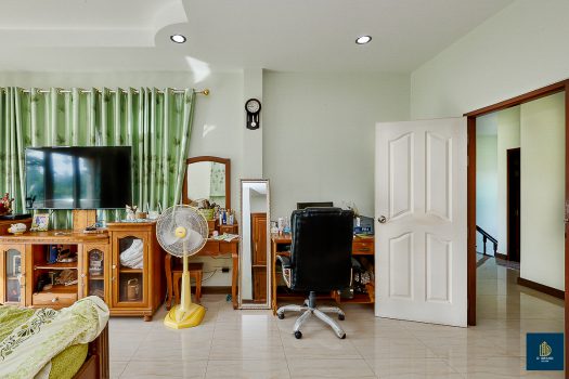 ขายบ้านเดี่ยวสร้างเอง 161.9 ตร.วา 5 ห้องนอน ใกล้ถนนกาญจนาภิเษก เหมาะสำหรับคนชอบบ้านที่ร่มรื่น เงียบสงบ มีพื้นที่ทำสวน ปลูกต้นไม้