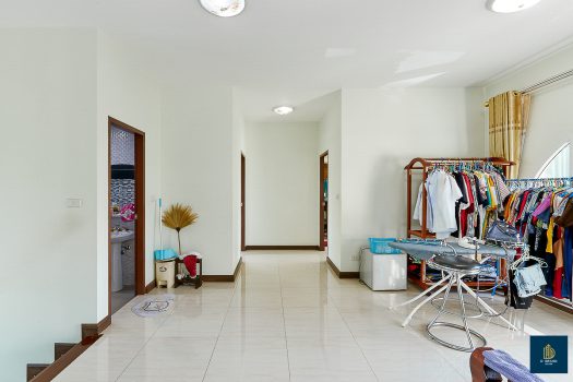 ขายบ้านเดี่ยวสร้างเอง 161.9 ตร.วา 5 ห้องนอน ใกล้ถนนกาญจนาภิเษก เหมาะสำหรับคนชอบบ้านที่ร่มรื่น เงียบสงบ มีพื้นที่ทำสวน ปลูกต้นไม้