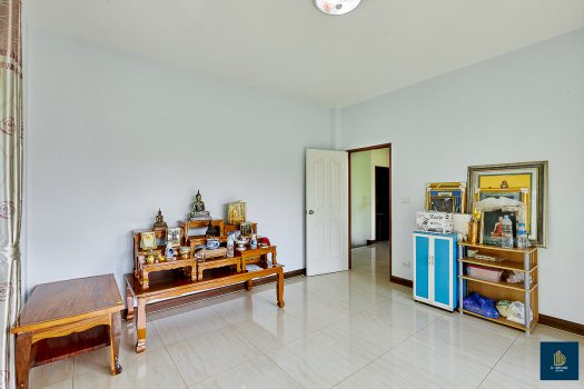 ขายบ้านเดี่ยวสร้างเอง 161.9 ตร.วา 5 ห้องนอน ใกล้ถนนกาญจนาภิเษก เหมาะสำหรับคนชอบบ้านที่ร่มรื่น เงียบสงบ มีพื้นที่ทำสวน ปลูกต้นไม้