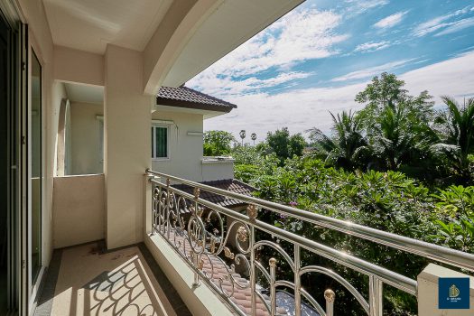 ขายบ้านเดี่ยวสร้างเอง 161.9 ตร.วา 5 ห้องนอน ใกล้ถนนกาญจนาภิเษก เหมาะสำหรับคนชอบบ้านที่ร่มรื่น เงียบสงบ มีพื้นที่ทำสวน ปลูกต้นไม้