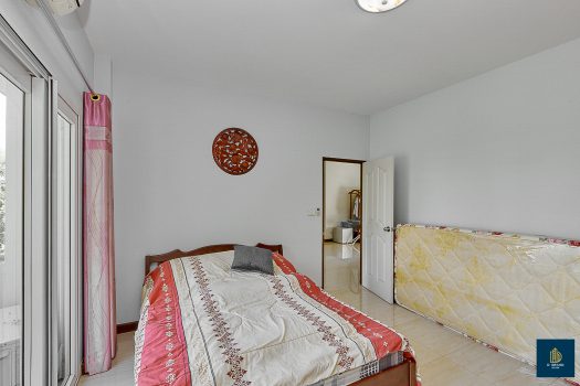 ขายบ้านเดี่ยวสร้างเอง 161.9 ตร.วา 5 ห้องนอน ใกล้ถนนกาญจนาภิเษก เหมาะสำหรับคนชอบบ้านที่ร่มรื่น เงียบสงบ มีพื้นที่ทำสวน ปลูกต้นไม้