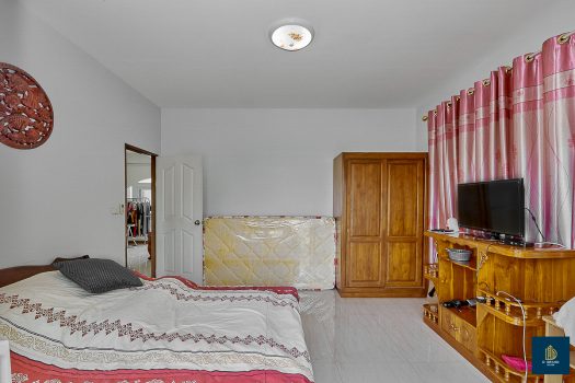 ขายบ้านเดี่ยวสร้างเอง 161.9 ตร.วา 5 ห้องนอน ใกล้ถนนกาญจนาภิเษก เหมาะสำหรับคนชอบบ้านที่ร่มรื่น เงียบสงบ มีพื้นที่ทำสวน ปลูกต้นไม้