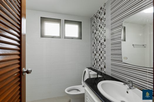 ขายบ้านเดี่ยวสร้างเอง 161.9 ตร.วา 5 ห้องนอน ใกล้ถนนกาญจนาภิเษก เหมาะสำหรับคนชอบบ้านที่ร่มรื่น เงียบสงบ มีพื้นที่ทำสวน ปลูกต้นไม้