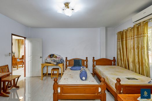 ขายบ้านเดี่ยวสร้างเอง 161.9 ตร.วา 5 ห้องนอน ใกล้ถนนกาญจนาภิเษก เหมาะสำหรับคนชอบบ้านที่ร่มรื่น เงียบสงบ มีพื้นที่ทำสวน ปลูกต้นไม้