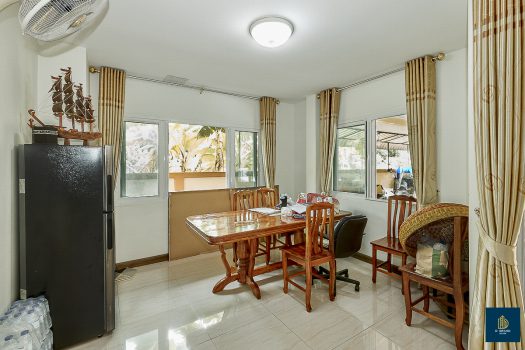 ขายบ้านเดี่ยวสร้างเอง 161.9 ตร.วา 5 ห้องนอน ใกล้ถนนกาญจนาภิเษก เหมาะสำหรับคนชอบบ้านที่ร่มรื่น เงียบสงบ มีพื้นที่ทำสวน ปลูกต้นไม้