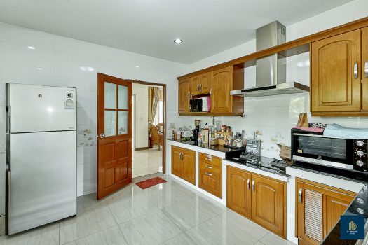 ขายบ้านเดี่ยวสร้างเอง 161.9 ตร.วา 5 ห้องนอน ใกล้ถนนกาญจนาภิเษก เหมาะสำหรับคนชอบบ้านที่ร่มรื่น เงียบสงบ มีพื้นที่ทำสวน ปลูกต้นไม้