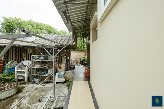 ขายบ้านเดี่ยวสร้างเอง 161.9 ตร.วา 5 ห้องนอน ใกล้ถนนกาญจนาภิเษก เหมาะสำหรับคนชอบบ้านที่ร่มรื่น เงียบสงบ มีพื้นที่ทำสวน ปลูกต้นไม้