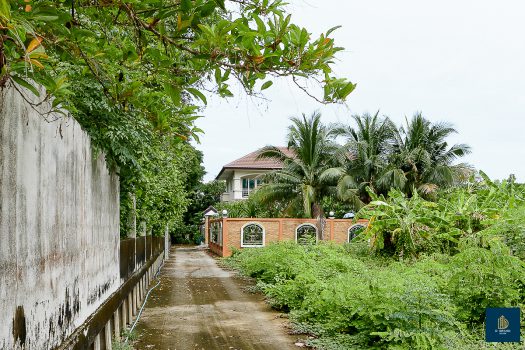 ขายบ้านเดี่ยวสร้างเอง 161.9 ตร.วา 5 ห้องนอน ใกล้ถนนกาญจนาภิเษก เหมาะสำหรับคนชอบบ้านที่ร่มรื่น เงียบสงบ มีพื้นที่ทำสวน ปลูกต้นไม้