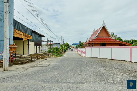 ขายบ้านเดี่ยวสร้างเอง 161.9 ตร.วา 5 ห้องนอน ใกล้ถนนกาญจนาภิเษก เหมาะสำหรับคนชอบบ้านที่ร่มรื่น เงียบสงบ มีพื้นที่ทำสวน ปลูกต้นไม้