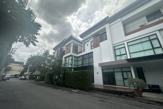 ขาย ออฟฟิส 3 ชั้น ทำเลดีสุดย่าน เหม่งจ๋าย-เลียบด่วนรามอินทรา อาคารสวย ตอบโจทย์คนรุ่นใหม่ ที่จอดรถเยอะ