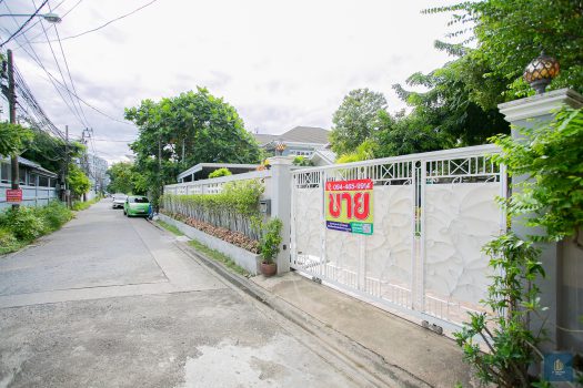 ขายด่วนมาก บ้านเดี่ยว 2 ชั้น ทำเลดี ซอยลาดพร้าว 48 เข้าออกได้หลายทาง 160 ตร.วา ใกล้ สถานีสุทธิสาร และ สถานีภาวนา