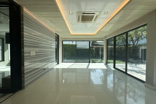 ขายบ้านสุดหรู ลดาวัลย์ รัตนาธิเบศร์ 4 ห้องนอน 4 ห้องน้ำ 208 ตร.ว. บ้านสวย สภาพมือ 1