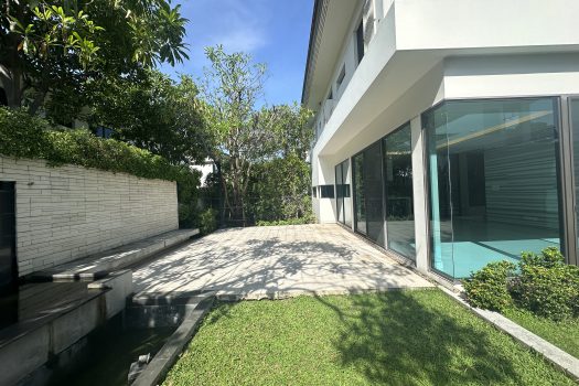 ขายบ้านสุดหรู ลดาวัลย์ รัตนาธิเบศร์ 4 ห้องนอน 4 ห้องน้ำ 208 ตร.ว. บ้านสวย สภาพมือ 1