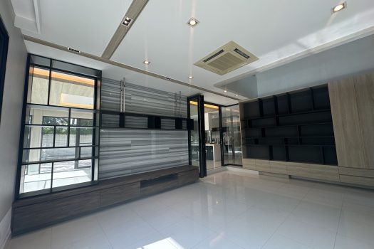 ขายบ้านสุดหรู ลดาวัลย์ รัตนาธิเบศร์ 4 ห้องนอน 4 ห้องน้ำ 208 ตร.ว. บ้านสวย สภาพมือ 1