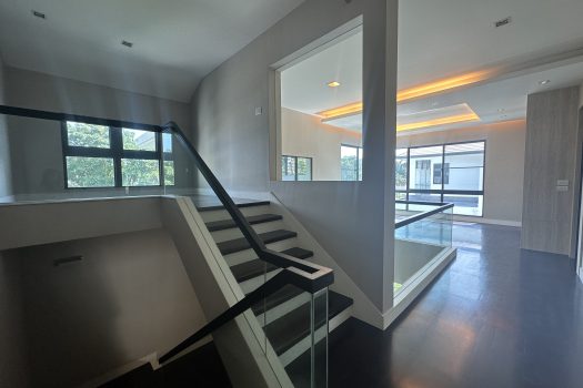 ขายบ้านสุดหรู ลดาวัลย์ รัตนาธิเบศร์ 4 ห้องนอน 4 ห้องน้ำ 208 ตร.ว. บ้านสวย สภาพมือ 1