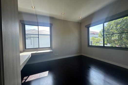 ขายบ้านสุดหรู ลดาวัลย์ รัตนาธิเบศร์ 4 ห้องนอน 4 ห้องน้ำ 208 ตร.ว. บ้านสวย สภาพมือ 1