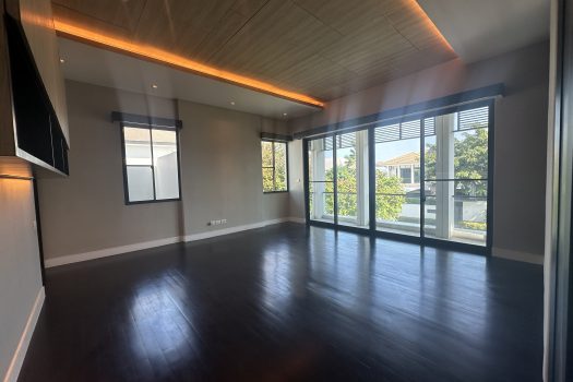 ขายบ้านสุดหรู ลดาวัลย์ รัตนาธิเบศร์ 4 ห้องนอน 4 ห้องน้ำ 208 ตร.ว. บ้านสวย สภาพมือ 1