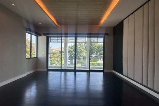 ขายบ้านสุดหรู ลดาวัลย์ รัตนาธิเบศร์ 4 ห้องนอน 4 ห้องน้ำ 208 ตร.ว. บ้านสวย สภาพมือ 1