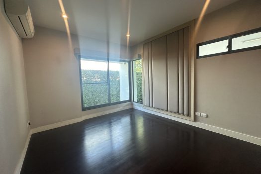 ขายบ้านสุดหรู ลดาวัลย์ รัตนาธิเบศร์ 4 ห้องนอน 4 ห้องน้ำ 208 ตร.ว. บ้านสวย สภาพมือ 1