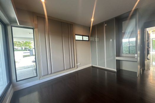 ขายบ้านสุดหรู ลดาวัลย์ รัตนาธิเบศร์ 4 ห้องนอน 4 ห้องน้ำ 208 ตร.ว. บ้านสวย สภาพมือ 1