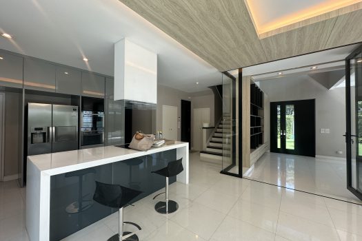 ขายบ้านสุดหรู ลดาวัลย์ รัตนาธิเบศร์ 4 ห้องนอน 4 ห้องน้ำ 208 ตร.ว. บ้านสวย สภาพมือ 1