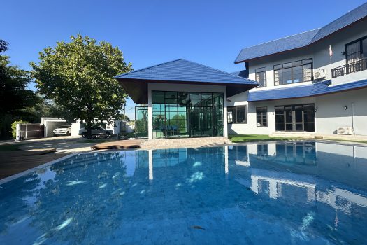 ขายด่วน บ้านสวย ร่มรื่น สไตล์รีสอร์ท พร้อมสระว่ายน้ำในตัว ซอย ศรีนครินทร์ 45 ทำเลดี เข้าออกได้หลายทาง 🏡