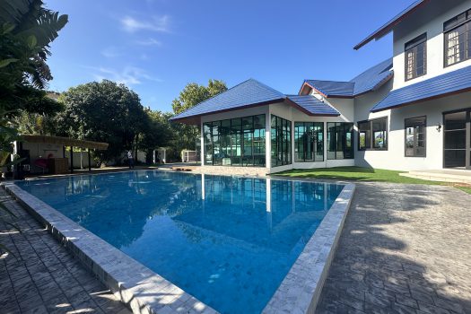 ขายด่วน บ้านสวย ร่มรื่น สไตล์รีสอร์ท พร้อมสระว่ายน้ำในตัว ซอย ศรีนครินทร์ 45 ทำเลดี เข้าออกได้หลายทาง 🏡