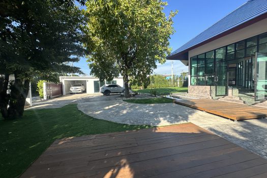 ขายด่วน บ้านสวย ร่มรื่น สไตล์รีสอร์ท พร้อมสระว่ายน้ำในตัว ซอย ศรีนครินทร์ 45 ทำเลดี เข้าออกได้หลายทาง 🏡