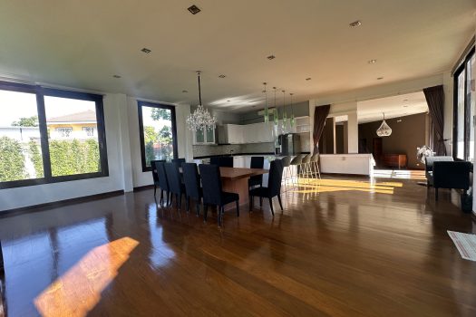 ขายด่วน บ้านสวย ร่มรื่น สไตล์รีสอร์ท พร้อมสระว่ายน้ำในตัว ซอย ศรีนครินทร์ 45 ทำเลดี เข้าออกได้หลายทาง 🏡