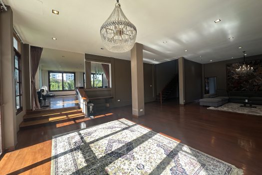 ขายด่วน บ้านสวย ร่มรื่น สไตล์รีสอร์ท พร้อมสระว่ายน้ำในตัว ซอย ศรีนครินทร์ 45 ทำเลดี เข้าออกได้หลายทาง 🏡