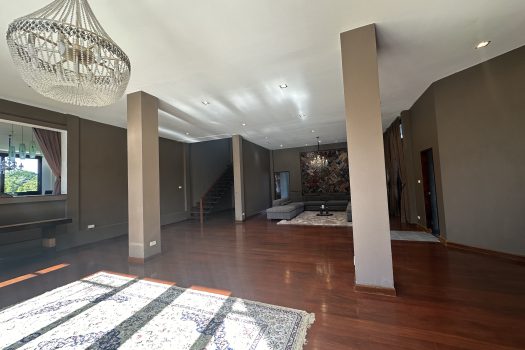 ขายด่วน บ้านสวย ร่มรื่น สไตล์รีสอร์ท พร้อมสระว่ายน้ำในตัว ซอย ศรีนครินทร์ 45 ทำเลดี เข้าออกได้หลายทาง 🏡