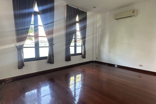 ขายด่วน บ้านสวย ร่มรื่น สไตล์รีสอร์ท พร้อมสระว่ายน้ำในตัว ซอย ศรีนครินทร์ 45 ทำเลดี เข้าออกได้หลายทาง 🏡