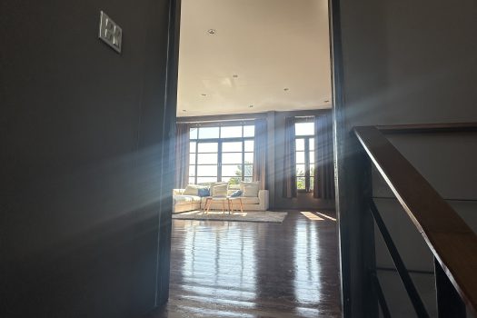 ขายด่วน บ้านสวย ร่มรื่น สไตล์รีสอร์ท พร้อมสระว่ายน้ำในตัว ซอย ศรีนครินทร์ 45 ทำเลดี เข้าออกได้หลายทาง 🏡