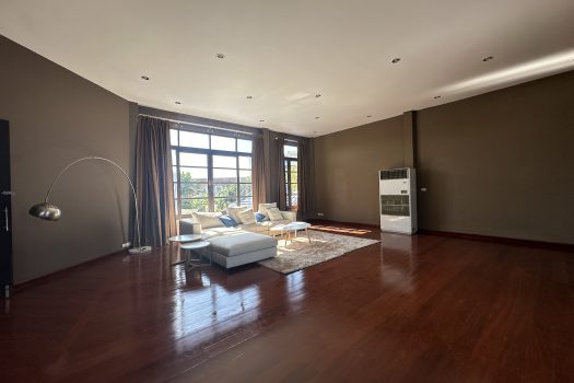 ขายด่วน บ้านสวย ร่มรื่น สไตล์รีสอร์ท พร้อมสระว่ายน้ำในตัว ซอย ศรีนครินทร์ 45 ทำเลดี เข้าออกได้หลายทาง 🏡