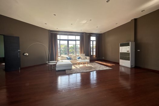 ขายด่วน บ้านสวย ร่มรื่น สไตล์รีสอร์ท พร้อมสระว่ายน้ำในตัว ซอย ศรีนครินทร์ 45 ทำเลดี เข้าออกได้หลายทาง 🏡