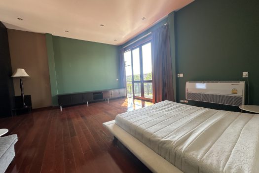 ขายด่วน บ้านสวย ร่มรื่น สไตล์รีสอร์ท พร้อมสระว่ายน้ำในตัว ซอย ศรีนครินทร์ 45 ทำเลดี เข้าออกได้หลายทาง 🏡